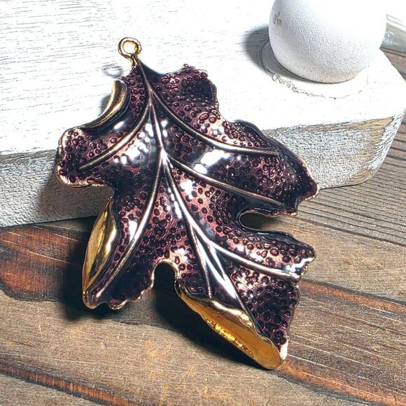 Coppery Brown Enamel on Gold Tone Alloy 3D Textured Large Autumn Leaf Pendant - Picture 1 of 8